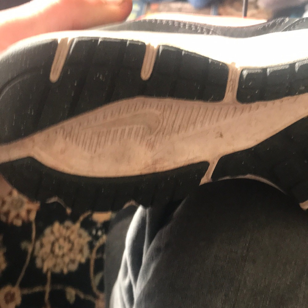 Shoes - Picture 4 of 4